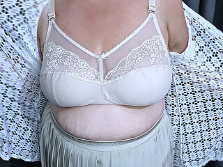 Cheating Granny wants lots of your cum all over her big mature boobs