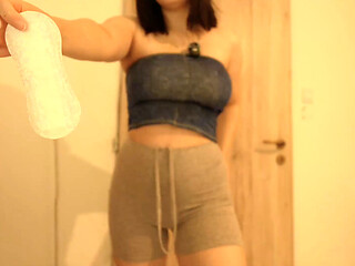 Wearing a Maxi Pad, I'm Masturbating and Showing off My Big, Sexy Ass in Leggings.