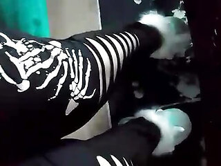 How do you like me in these black leggings