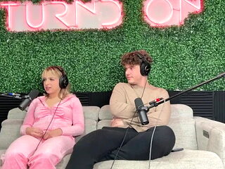 Maxie Mellow Brand New to Porn Talks What Turns Her on