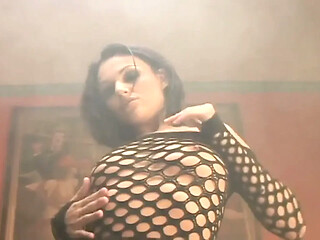 Big cock for the ass of a wild brunette in heat