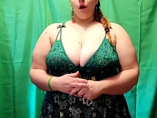 Big boobs milf masturbates with her dildo
