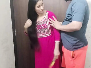 Girl hostel me ghus kar jabar dasti pel diya