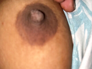Desi bhabhi gives a hot blowjob