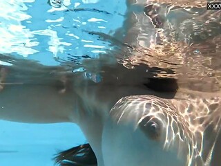 Angelica Heart: Poolside MILF Gets Naughty