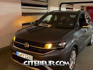 Citebeur.com - A huge sucked in a parking lot in Berlin
