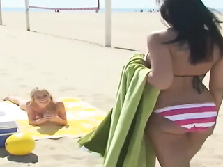 Beach Girls Back Home - Four Babes Licking and Toying on the Pink Bed