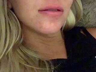 home made amateur blonde Masturbating