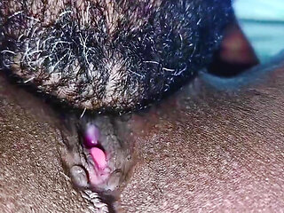 Desi devar ne bhabhi ke chut chat ke bahut maza liya.indian hot lal bur wali  bhabhi ke chut se bhaiya ne mal chus gaya