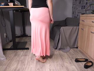 Thin Maxi Skirt Visible Panty Line Dilemma