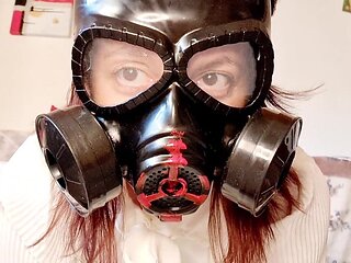Orgasm with Super Fetish Gas Mask Ready to Enjoy with Me