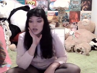 Hot brunette close up pussy masturbation on cam