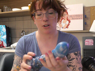 NSFW Review of the Night King Dildo by Uberrime