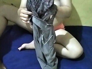 A woman who has been in the hotel for a long time until the next morning.