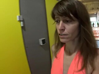 MILF seeks daddy for hot pussy action at rest area