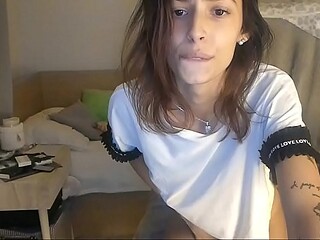 Teen Babe Shows Off Big Tits On Webcam