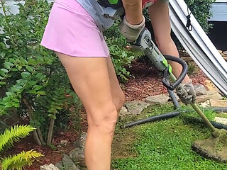 Gaping Wet Yardwork Cunt