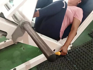 I invite the big ass from the gym after her leg routine