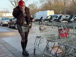 My first internship in the supermarket and I was allowed to go blank into her MILF hole... am I now threatened with being kicked out?