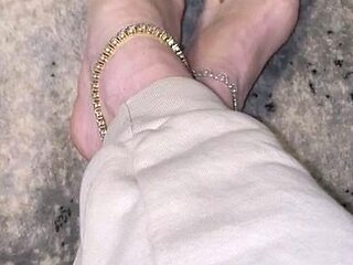 Fendi Feet aka goddessfendi OnlyFans - Lil break from