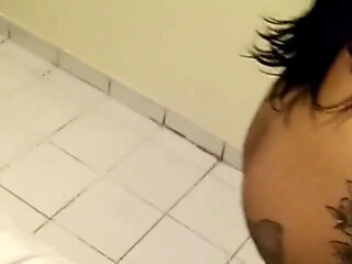 Super TBT fucking in a residential hallway