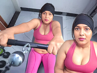 Hindi Stepsis offers her tight pussy to stepbro in homegym workout