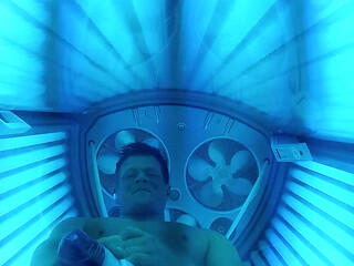 Cum monster in tanning bed