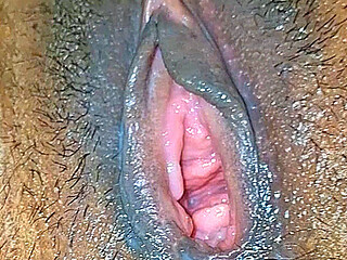 Bangladeshi  boudi santa pussy - Guys who want to ejaculate when they see a pussy.