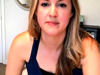 Brunette Solo Webcam Masturbation