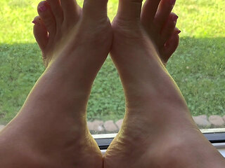 Ivys Feet on the Window
