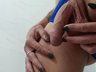 Sissy pee and wanking