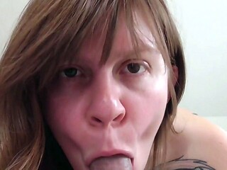 Big-Bodied Beauty Loves Sucking and Fucking on Cam