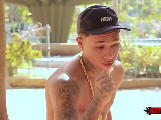 Dando gostoso pro tatuado!
