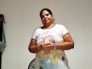 Esposa cachonda es follada por la gran polla de su cu&ntilde_ado mientra el marido trabaja.