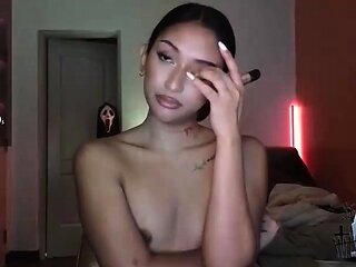 Amateur Webcam Teen Flashes Masturbates