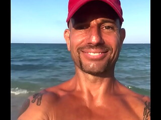THE LIFEGUARD PORNSTAR MAXXX LOADZ