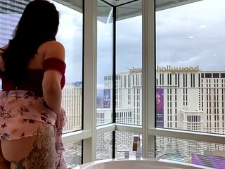 Brunette Solo Webcam Masturbation