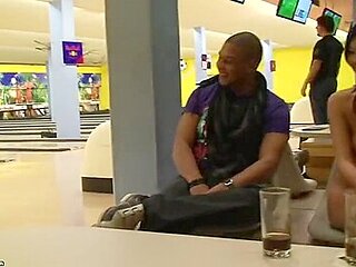 Agnes Mirai - Nude In Public