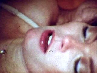 Suzanne McBain  Pretty Girls 042 lv  Chantale 1977