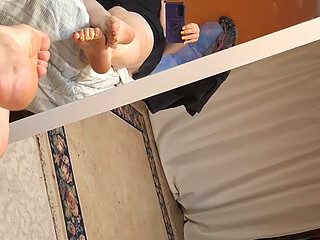 My Sexy Feet Love to Play