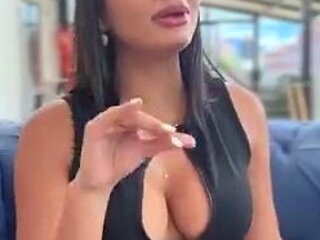 Amateur hottie solo masturbation