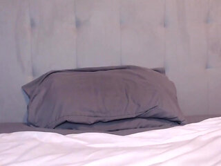 Jessica going through her weekly clit pumping training