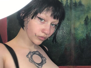 Virgin, auditioning for the role of a porn model for the first time, tries anal and cum