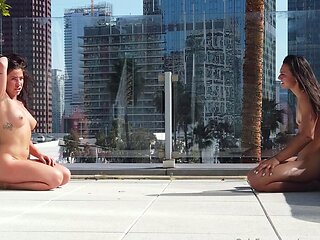 Amateur hottie fucked outdoor in public