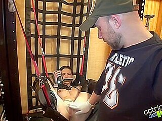 Amorous Aris Darks Tits Clip