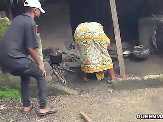 Sharp tenant fucked the landlord'_s wife while cooking in her local kitchen