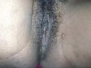 Indian Desi Aunty Chut Ki Haath Se Ragar Kar Finger Khochar Kar Josh Charhai Phir Chacha Ka Bara Lund Se Chudwai Hai Raat Ke Sami Night Sex