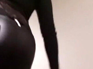 Crawl Behind Me, Pet