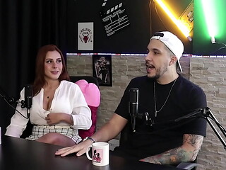 Falou de como foi pedida em casamento, ele foi corno, e gravaram porn&ocirc_ - Bia Ruyva &amp_ Jack Por (SHEER/RED)