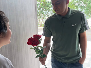 I bring roses to my sexy Latina girlfriend and I take advantage of the fact that she is alone at home to detonate that rich and tight ass until I cum.